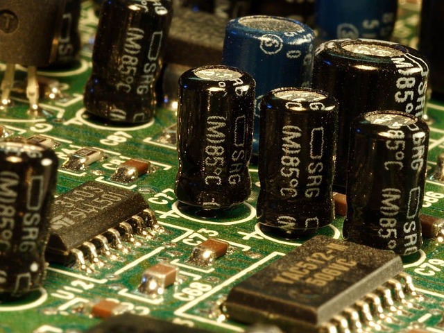 capacitors-3588_640
